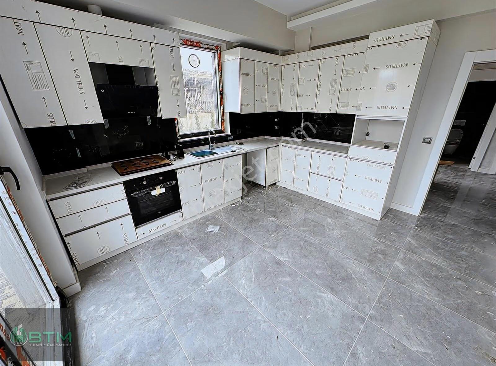 Elit Yaşamın Adresi Bağlıca'da 525 M² Bahçeli 7+1 Megalux Villa