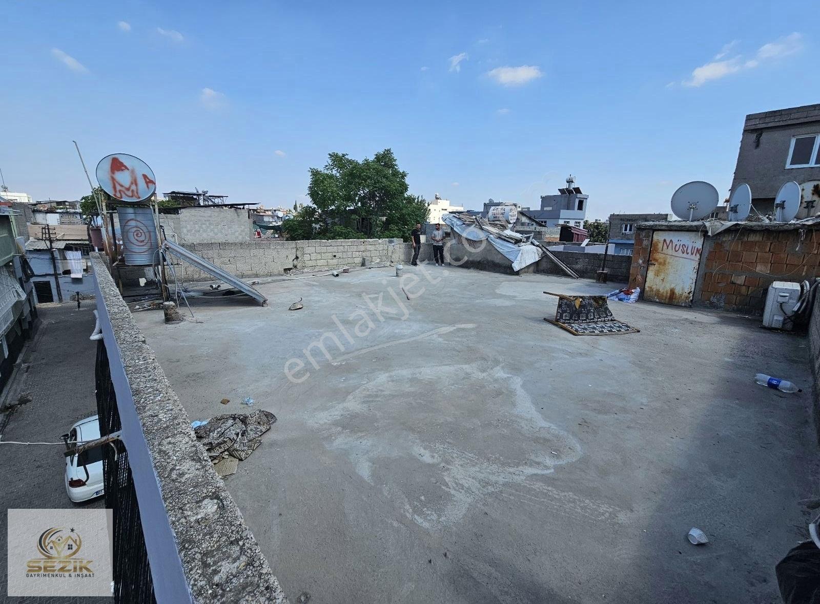 Gülpınar Mh Salı Pazarına Yakın 200 Mt 3+1 2 Katlı Müstakil Ev - Görsel 2