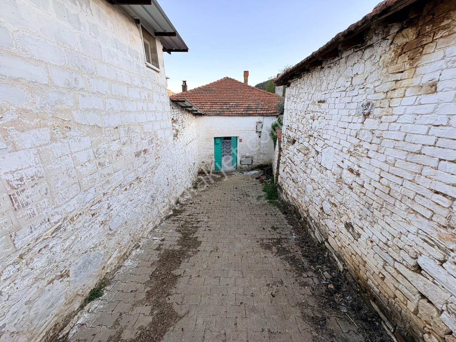Acil Satılık Yunuslar Mahallesi'nde 2+1 Köy Evi - Görsel 13