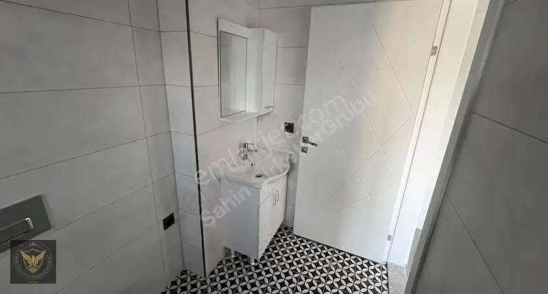 Metrobüse Yakın 1+1 Butik Siteiçi Kaçırılmayacak Fırsat Sizlerle - Görsel 3