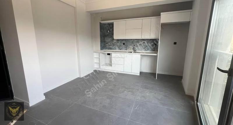 Metrobüse Yakın 1+1 Butik Siteiçi Kaçırılmayacak Fırsat Sizlerle
