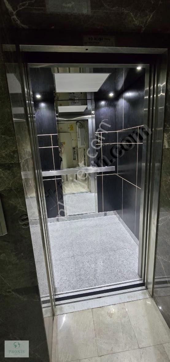 Menderes Merkezde Balkonlu Ferah Ofis Belediye/bankalara Komşu - Görsel 2