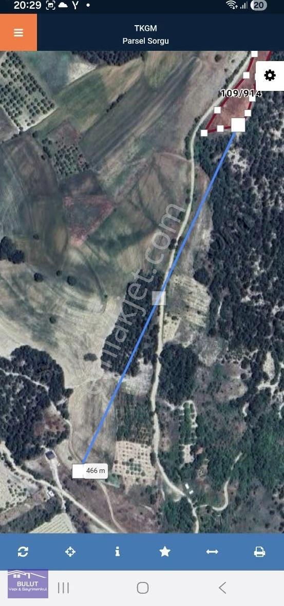 Traklı Hacıyakup M. 2.740m2 Resmi Yolu Mevcut.zirve Lokasyonda.