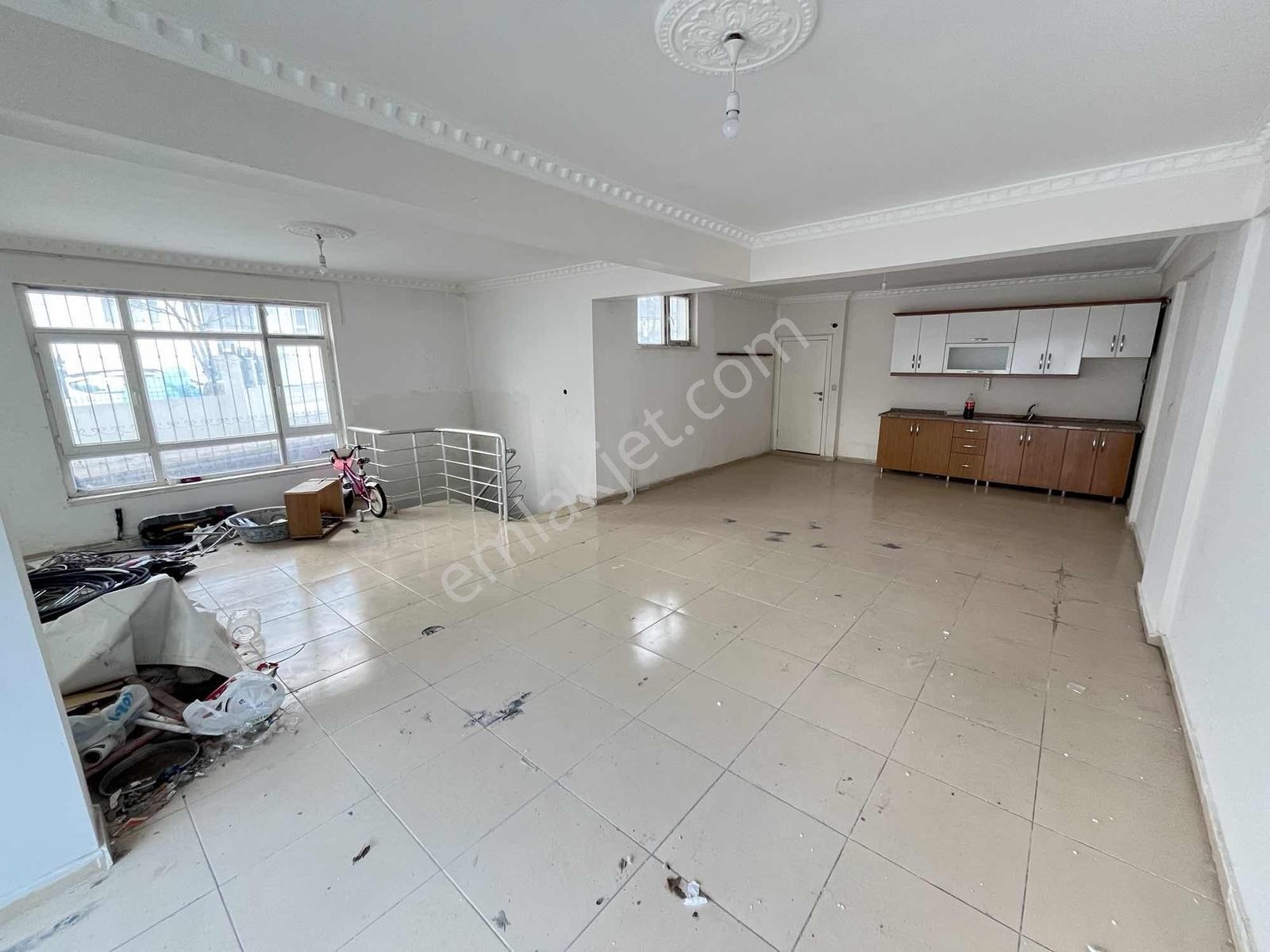 Mülk Emlak Ofisinden Cadde Üzeri 100 M2 Depolu Kiralık Dükkan.. - Görsel 3