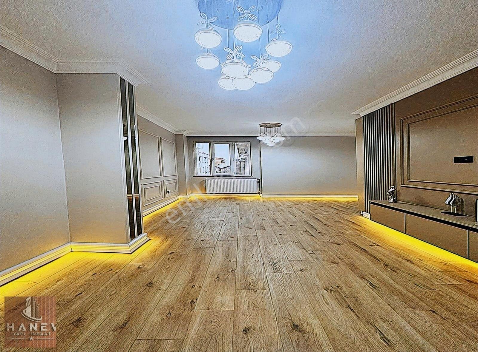 Göz Kamaştıran Işıltısıyla Cadde Üzerinde Şık Dekorlu 2+1 Daire - Görsel 23