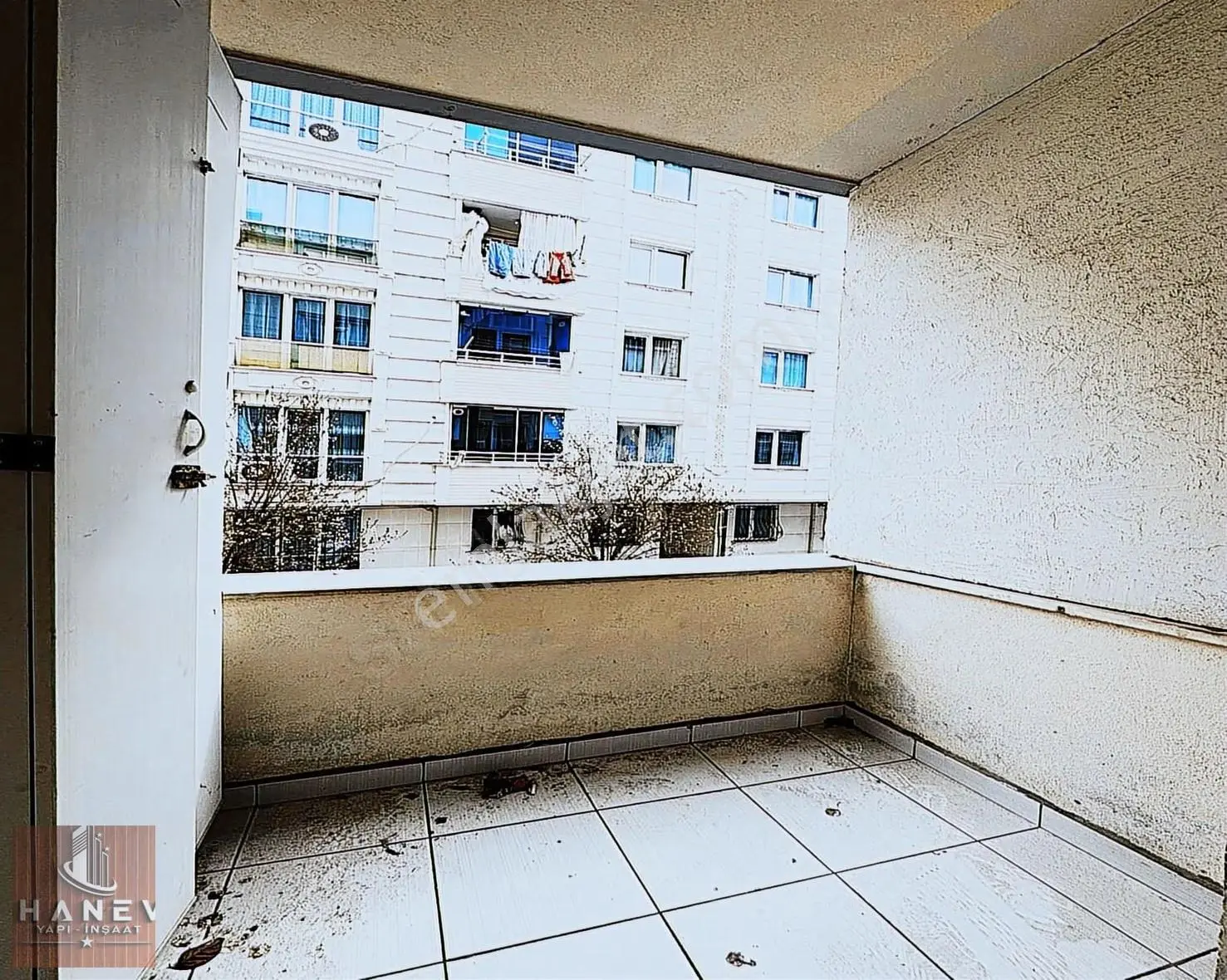 Merkezi Konumda İskanlı Kat Mülkiyetli 2+1 Satılık Arakat Daire - Görsel 2