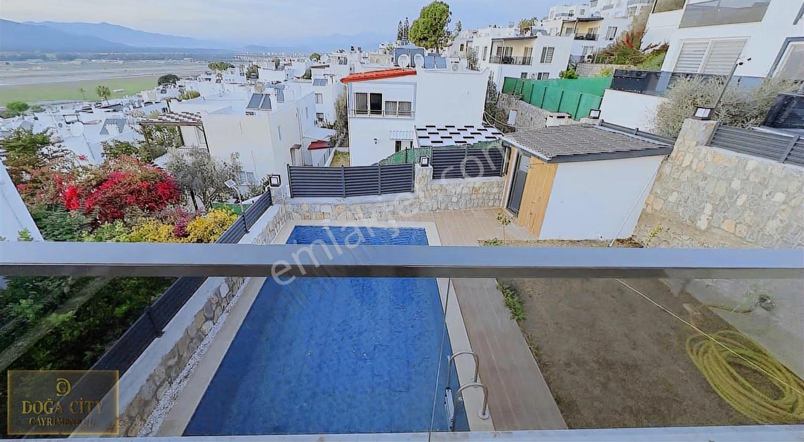 Eska,da Deniz Manzaralı Havuzlu, Eşyalı 2+1 Doublex Villa