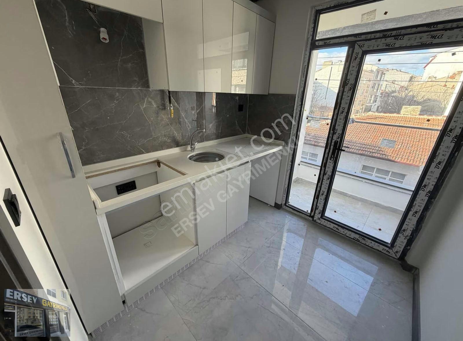 Çamlıca'da Satılık 2+0 Daire, 55m², Zemin Isıtmalı, Balkonlu - Görsel 14