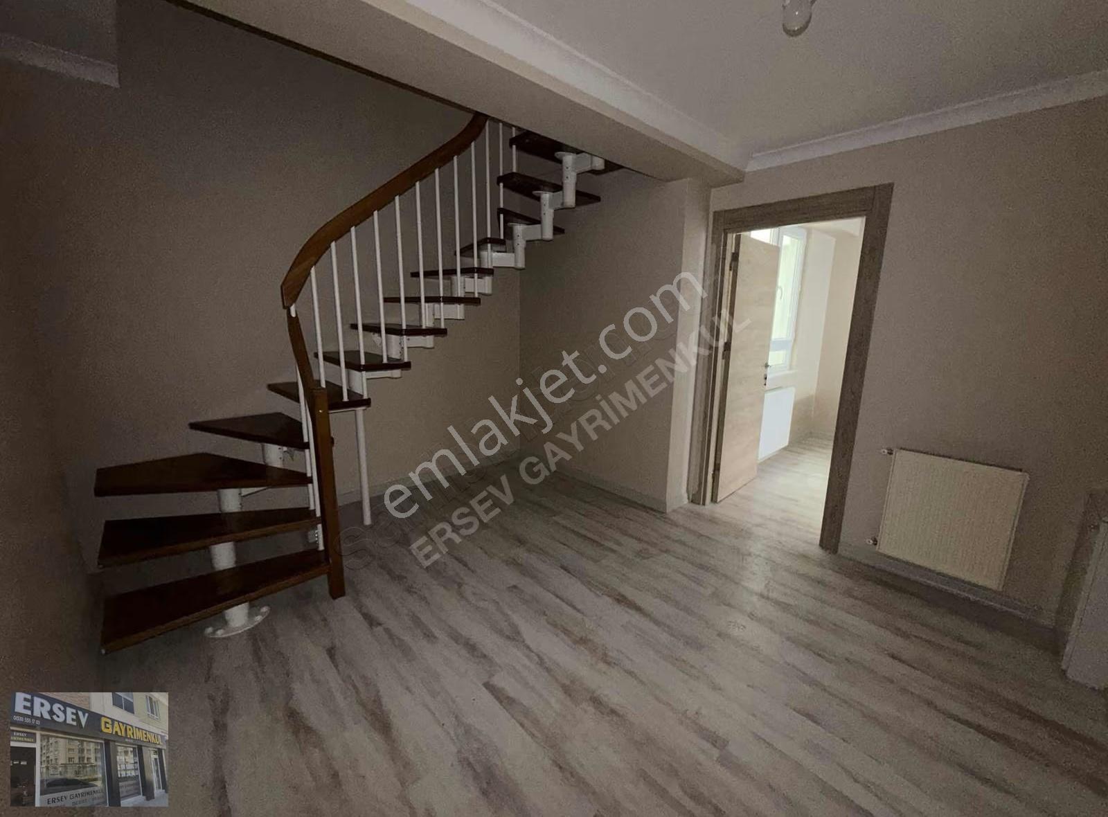 Çamlıca'da Kiralık 3+1 Dubleks Daire - 130m² - Görsel 10