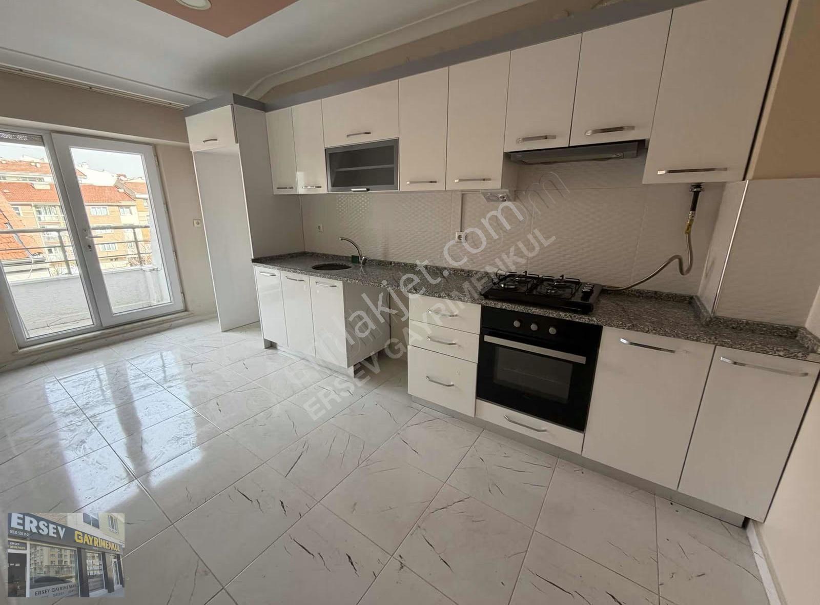 Çamlıca'da Kiralık 3+1 Dubleks Daire - 130m² - Görsel 11