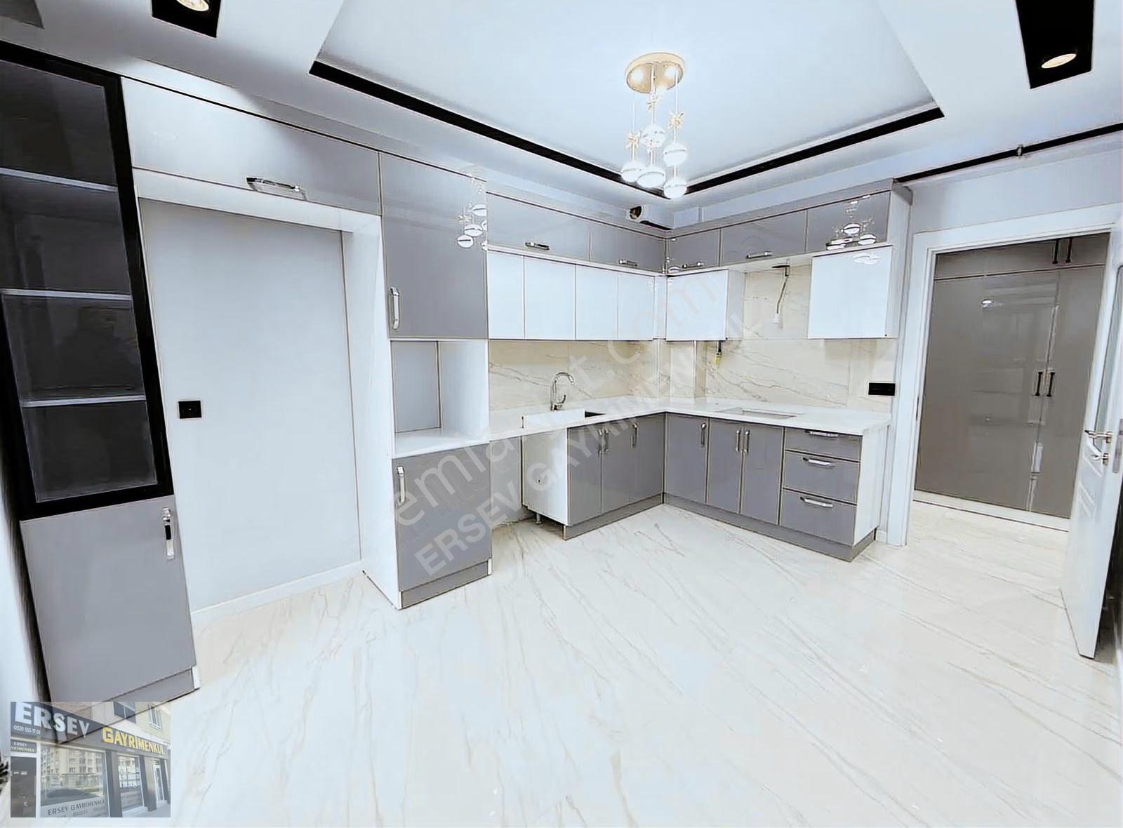 Batıkent Sınırı Giyinme Odalı 3+1-140m² Zeminden Isıtmalı Daire - Görsel 11