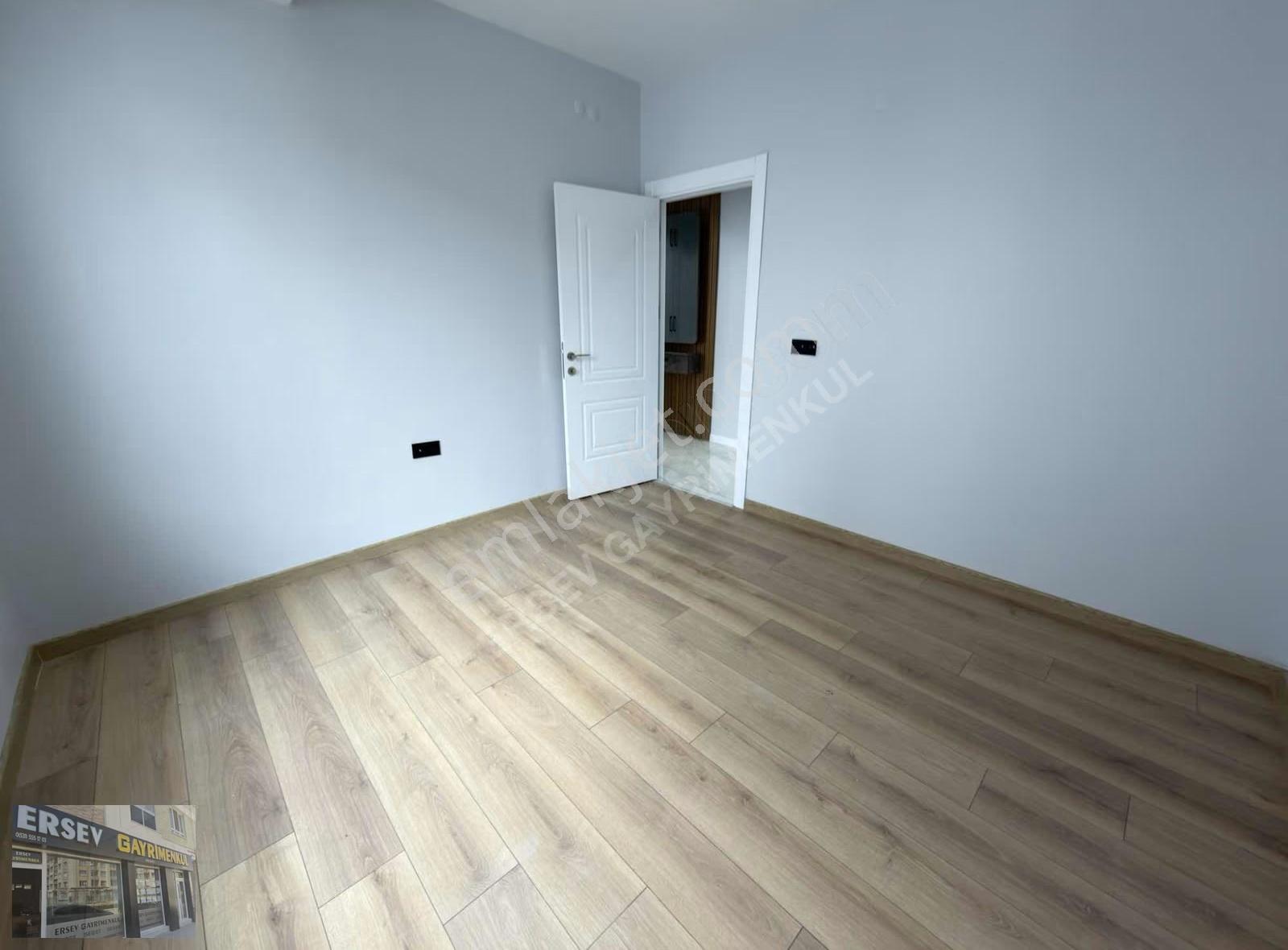 Batıkent Sınırı Giyinme Odalı 3+1-140m² Zeminden Isıtmalı Daire - Görsel 3