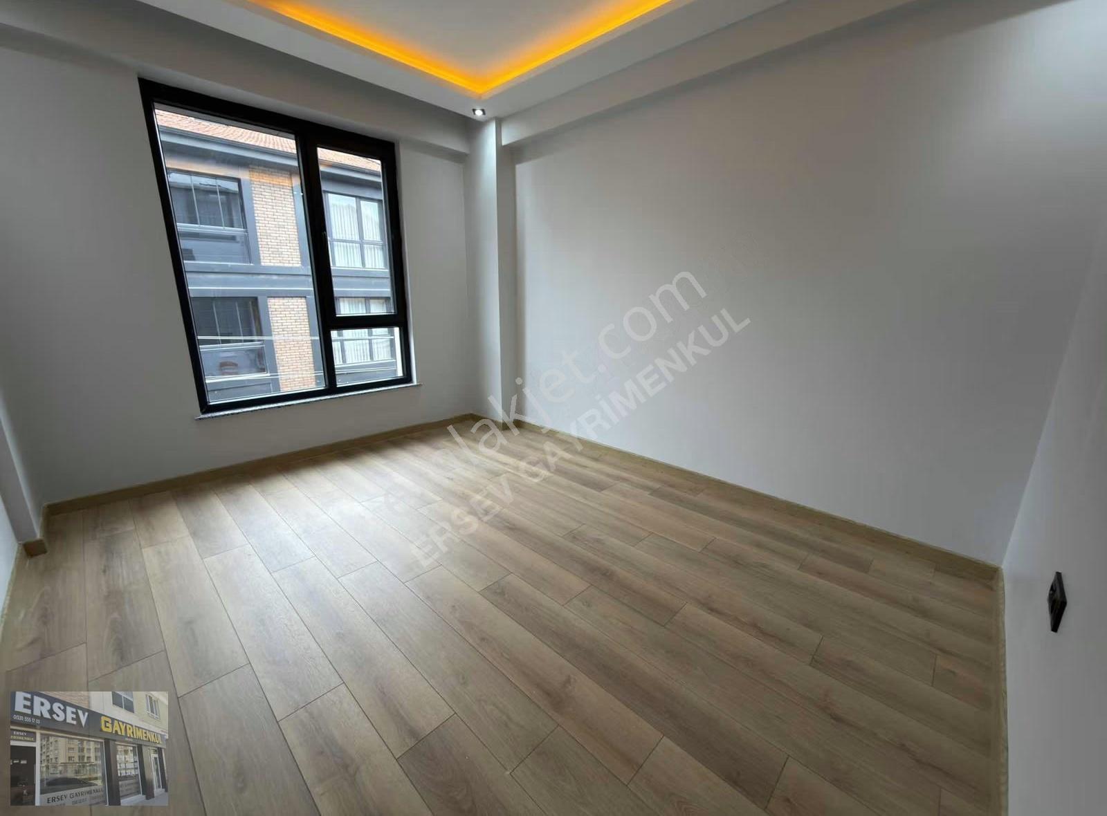 Batıkent Sınırı Giyinme Odalı 3+1-140m² Zeminden Isıtmalı Daire - Görsel 17
