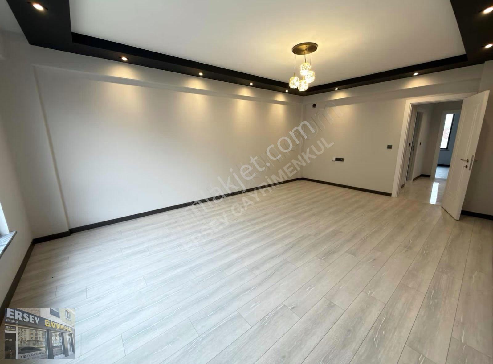 Ersev 'den Çamlıca Mahallesi 160 M2 3+1 Özel Garajlı Giy.odalı - Görsel 10