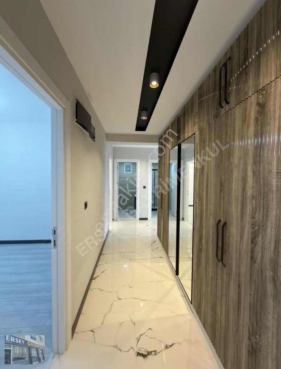 Ersev 'den Çamlıca Mahallesi 160 M2 3+1 Özel Garajlı Giy.odalı - Görsel 25