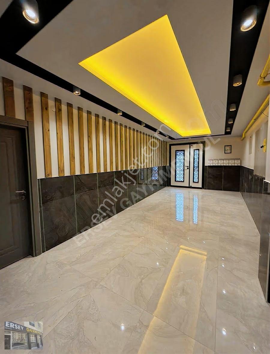 Ersev 'den Çamlıca Mahallesi 160 M2 3+1 Özel Garajlı Giy.odalı - Görsel 8
