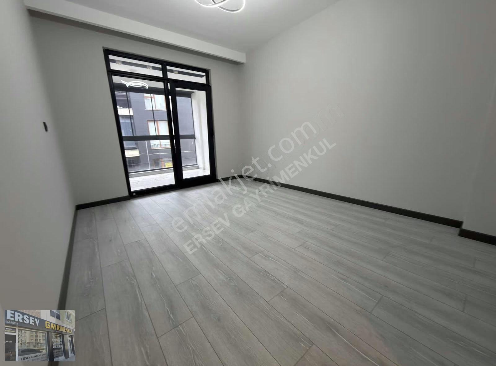 Ersev 'den Çamlıca Mahallesi 160 M2 3+1 Özel Garajlı Giy.odalı - Görsel 20