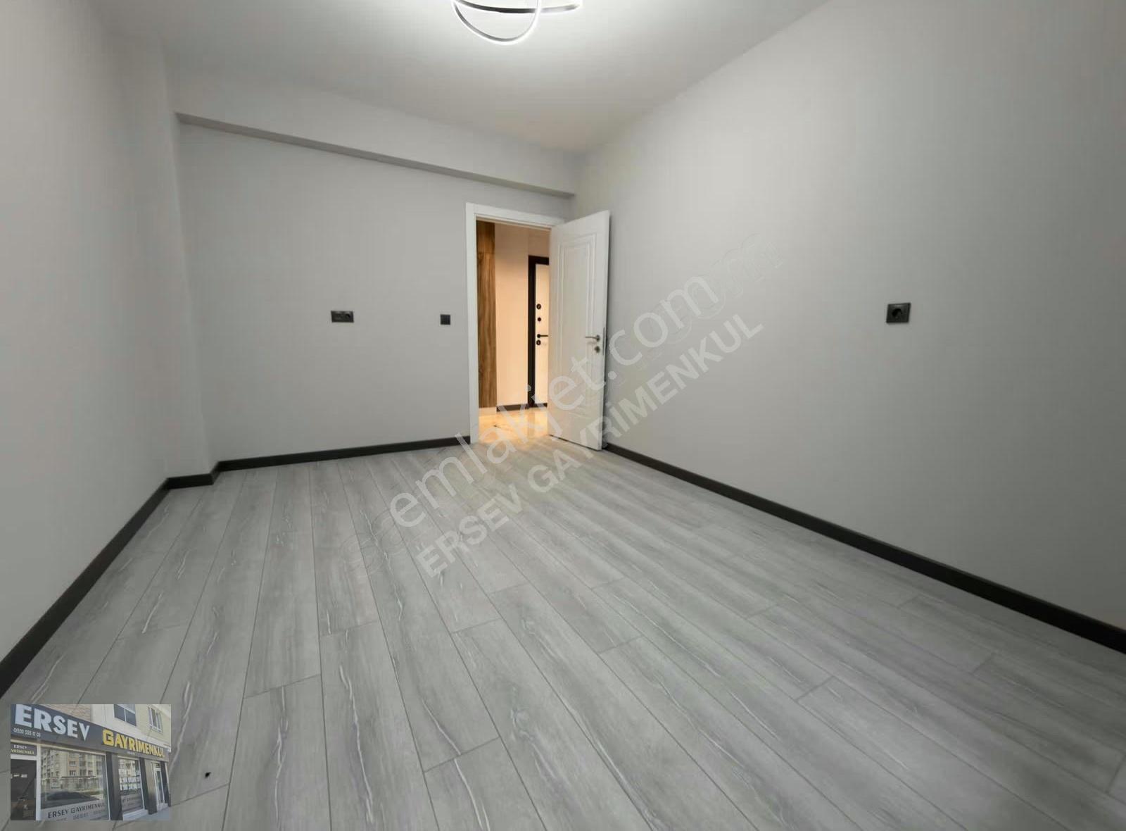 Ersev 'den Çamlıca Mahallesi 160 M2 3+1 Özel Garajlı Giy.odalı - Görsel 7