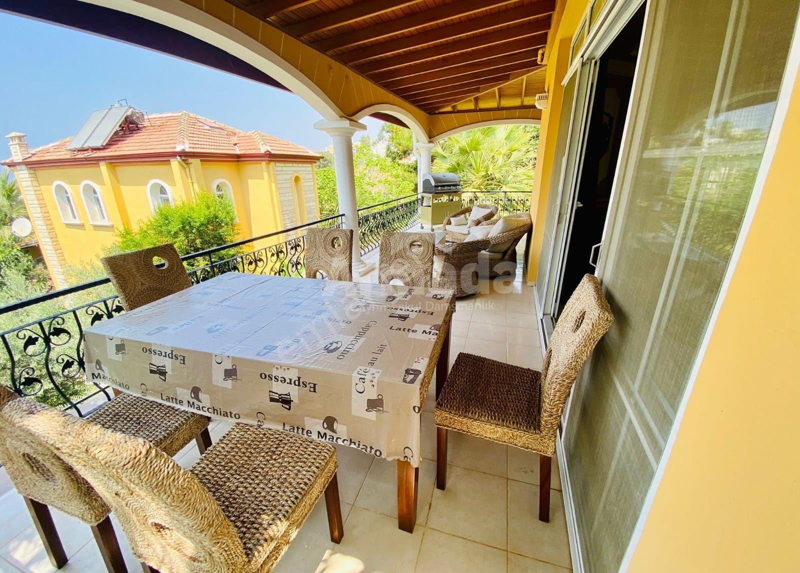 Kuşadasında Eşsiz Gün Batımıyla Müstakil 4+1 Villa - Görsel 16