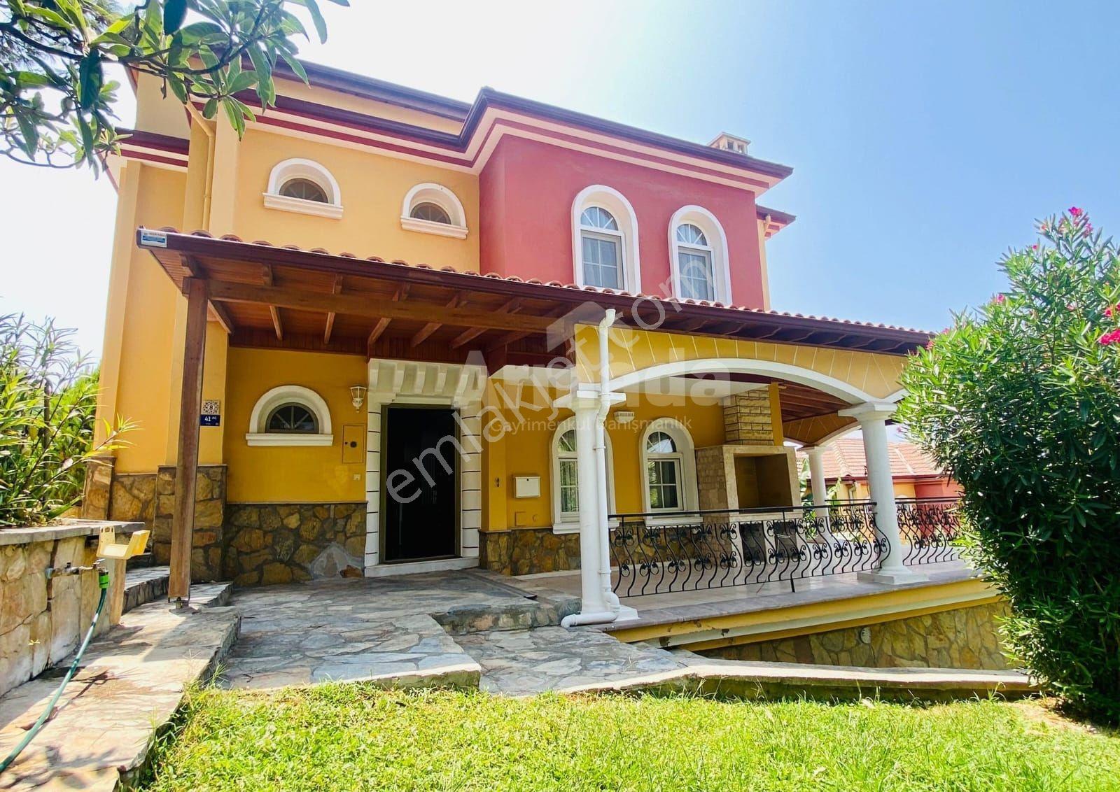 Kuşadasında Eşsiz Gün Batımıyla Müstakil 4+1 Villa - Görsel 21
