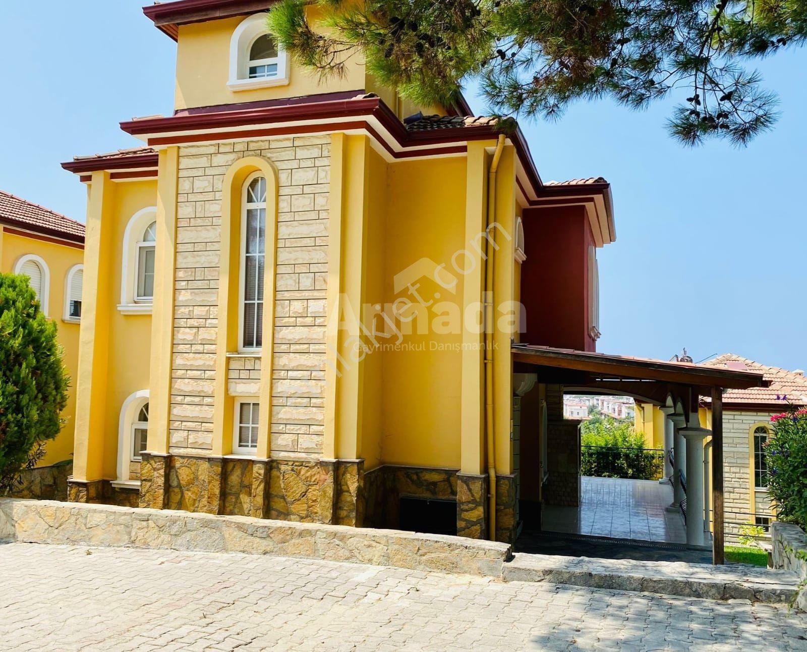 Kuşadasında Eşsiz Gün Batımıyla Müstakil 4+1 Villa - Görsel 19