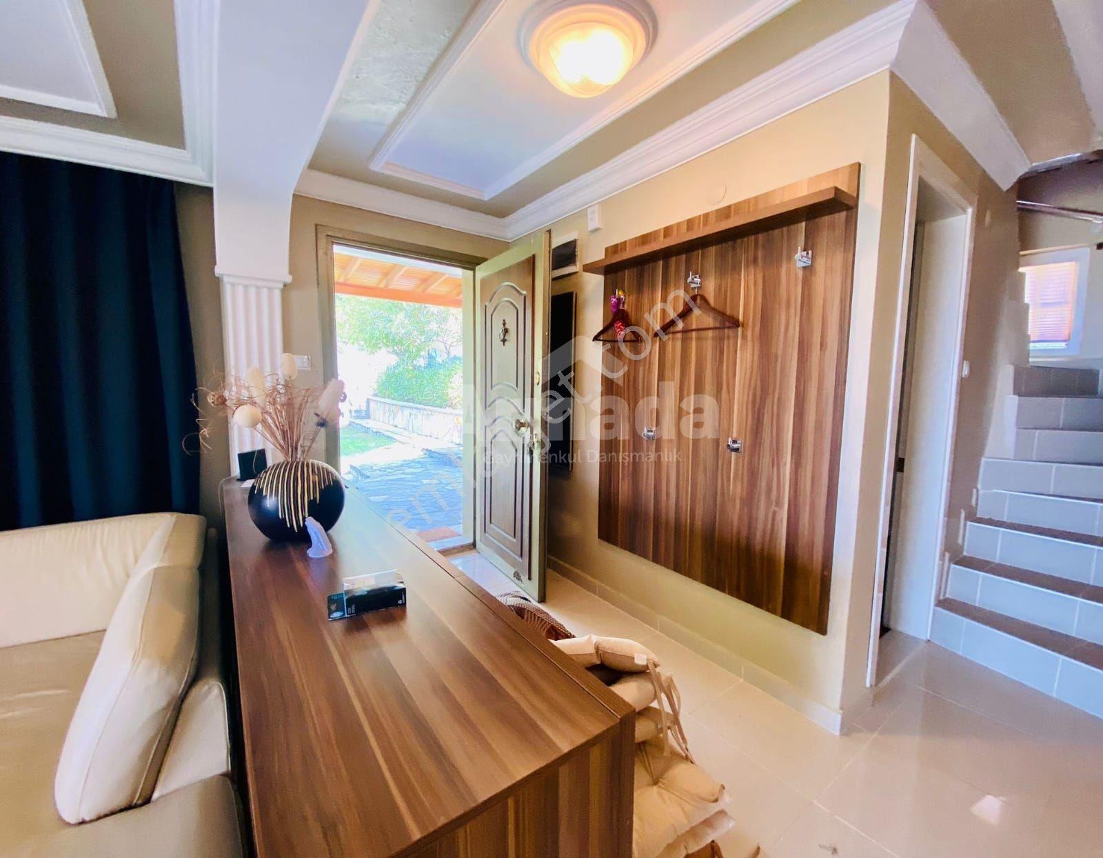 Kuşadasında Eşsiz Gün Batımıyla Müstakil 4+1 Villa - Görsel 9