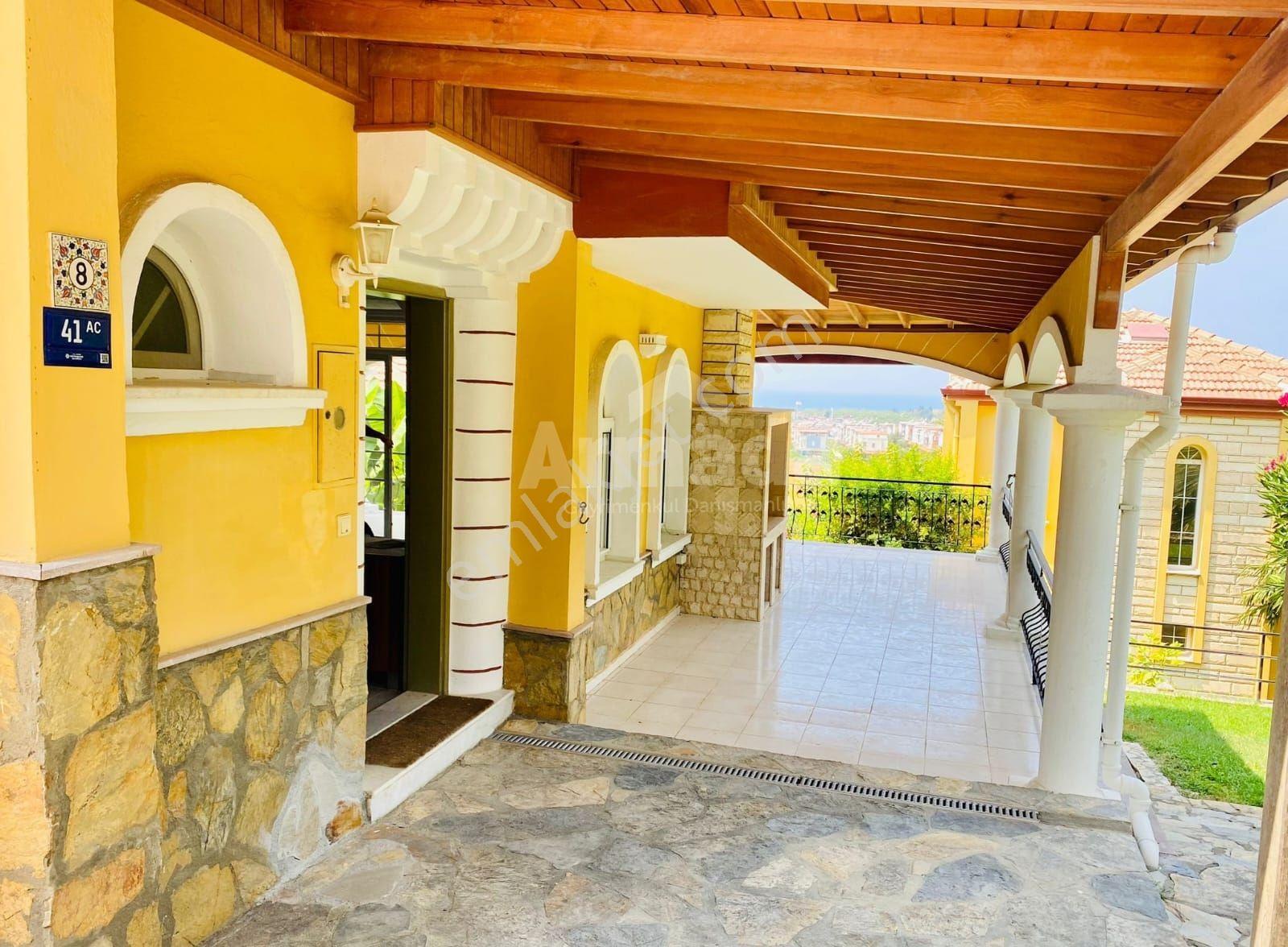 Kuşadasında Eşsiz Gün Batımıyla Müstakil 4+1 Villa - Görsel 18