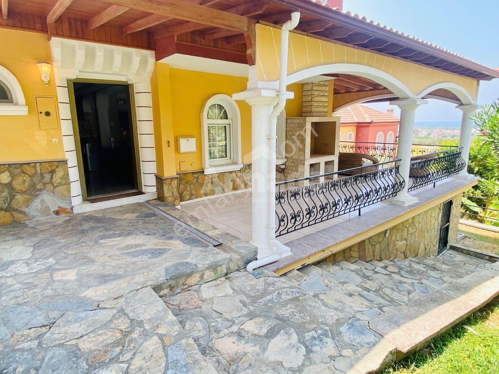 Kuşadasında Eşsiz Gün Batımıyla Müstakil 4+1 Villa - Görsel 17