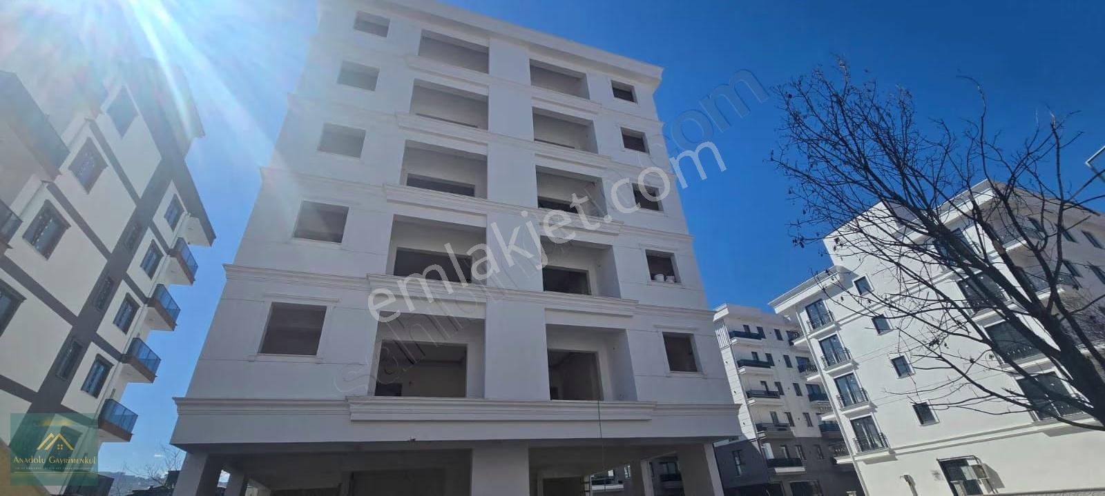 Anadoludan Cumhuriyet Mah. Geniş Özgün Mimari 2+1 Satılık Daire