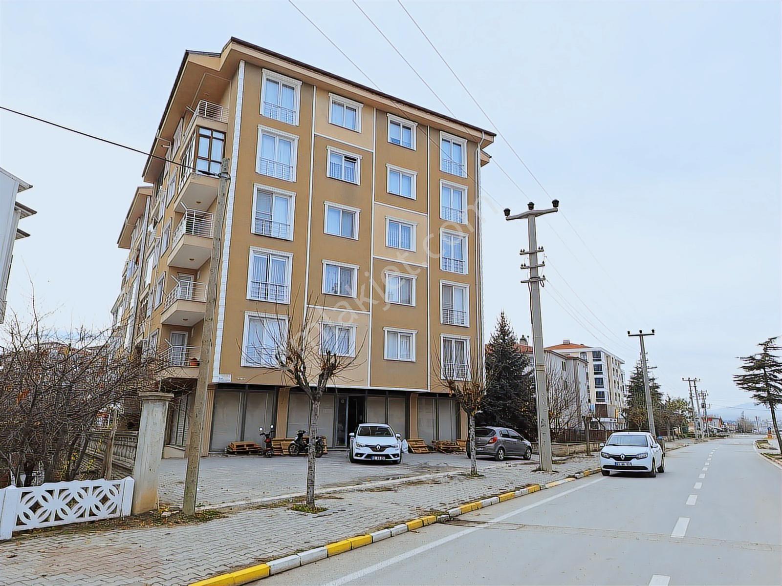 Yaman'dan Bolvadin Yenice Mah. Satılık Dükkan İş Yeri (420 M²) - Görsel 2