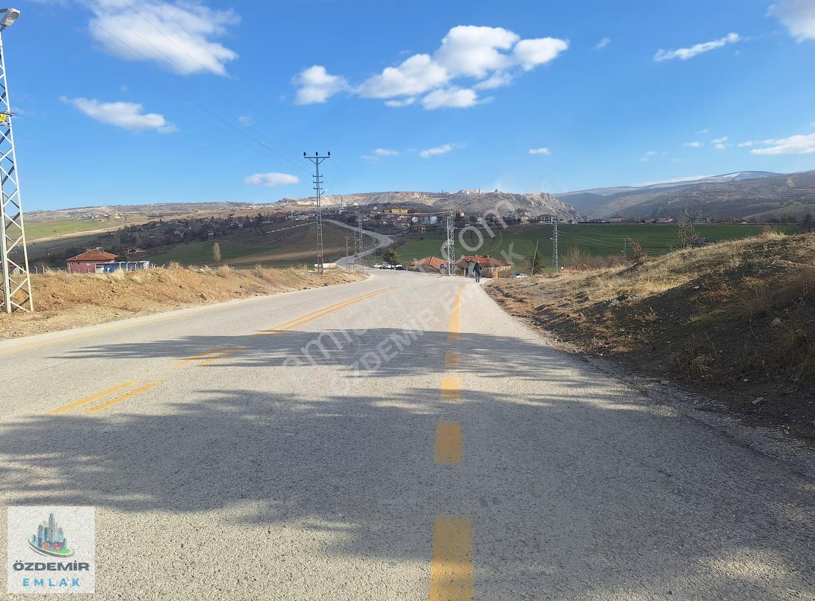 Özdemir Emlak Tan Kıbrıs Köyün De Cadde Üzeri 150m2 İmarlı Arsa - Görsel 2