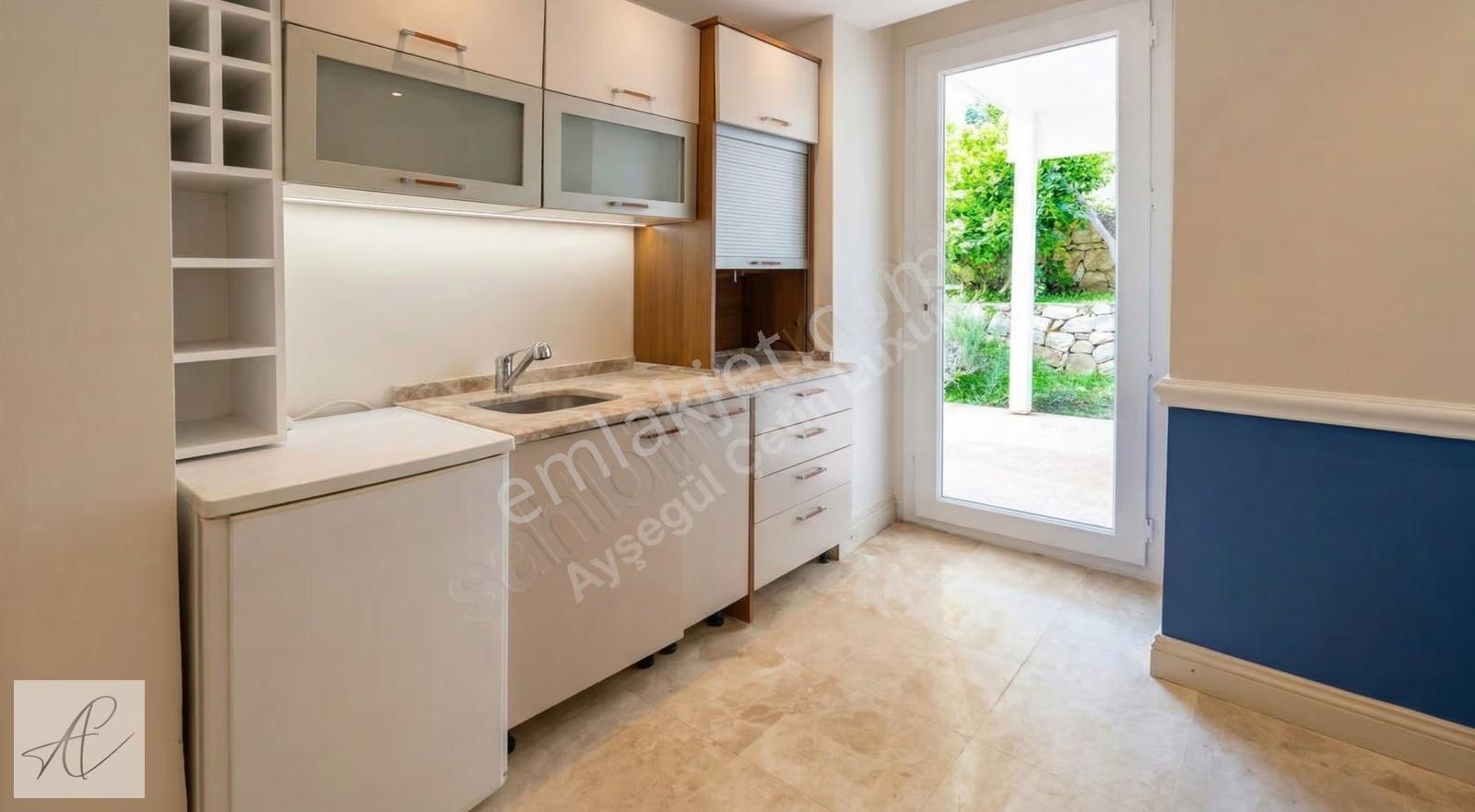 Torba'da Kiralık Deniz Manzaralı 4+1 Villa - Görsel 11