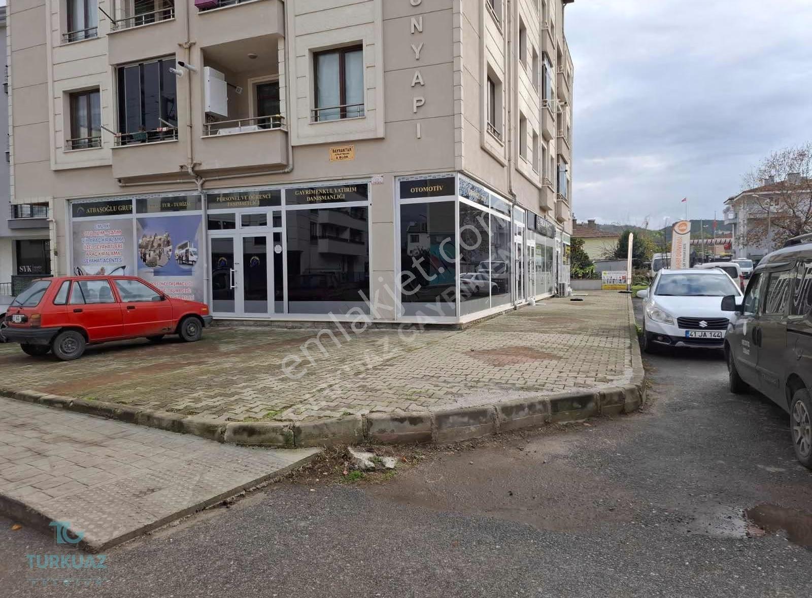Yalova Altınova'da Satılık 200m² Köşe Dükkan