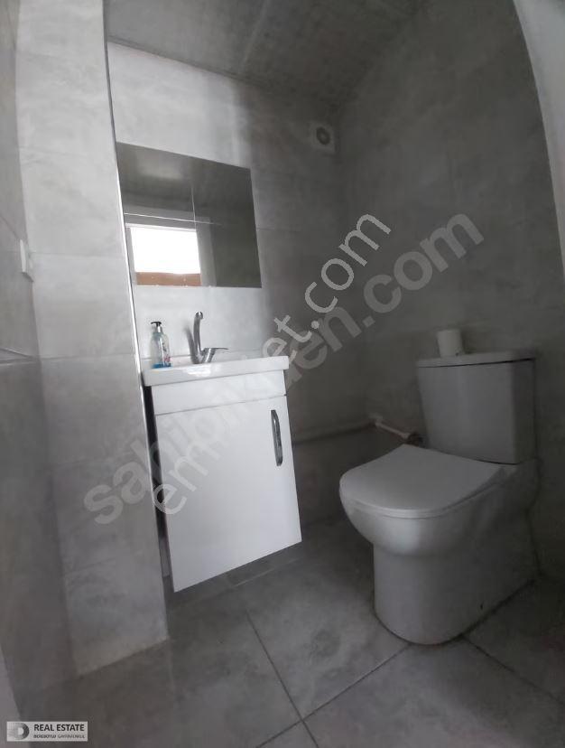 Şemikler Meydan Cadde Üzeri 25m2 Kapalı - 10m2 Açık Alan_ Dükkan - Görsel 6