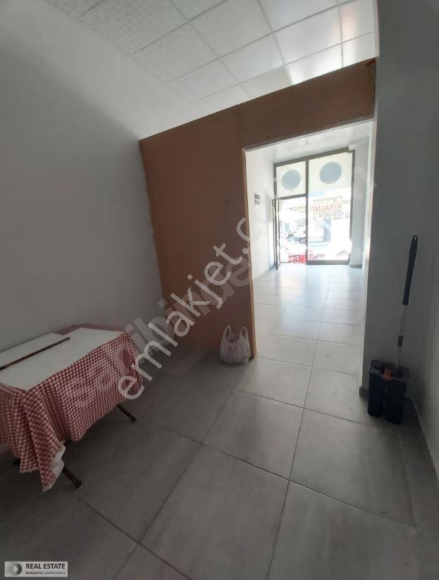 Şemikler Meydan Cadde Üzeri 25m2 Kapalı - 10m2 Açık Alan_ Dükkan - Görsel 3