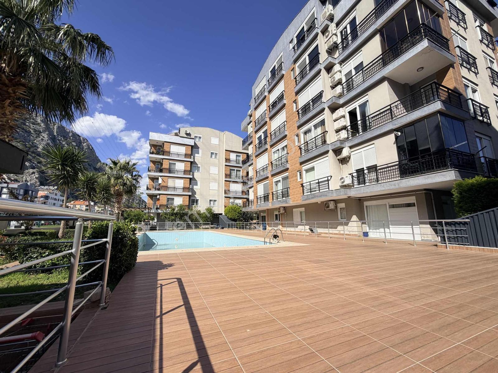 Poınt Invest'ten Güneşli Park Evleri Lüx 1+1 Havuz Cephe - Görsel 10