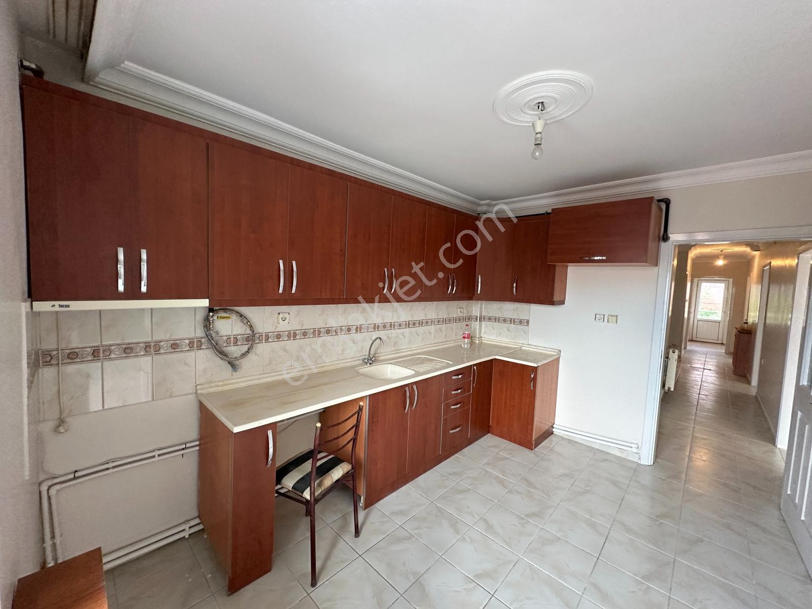 Ege Emlak'tan İspat Cami Mahallesinde Kiralık 3+1 Daire - Görsel 24