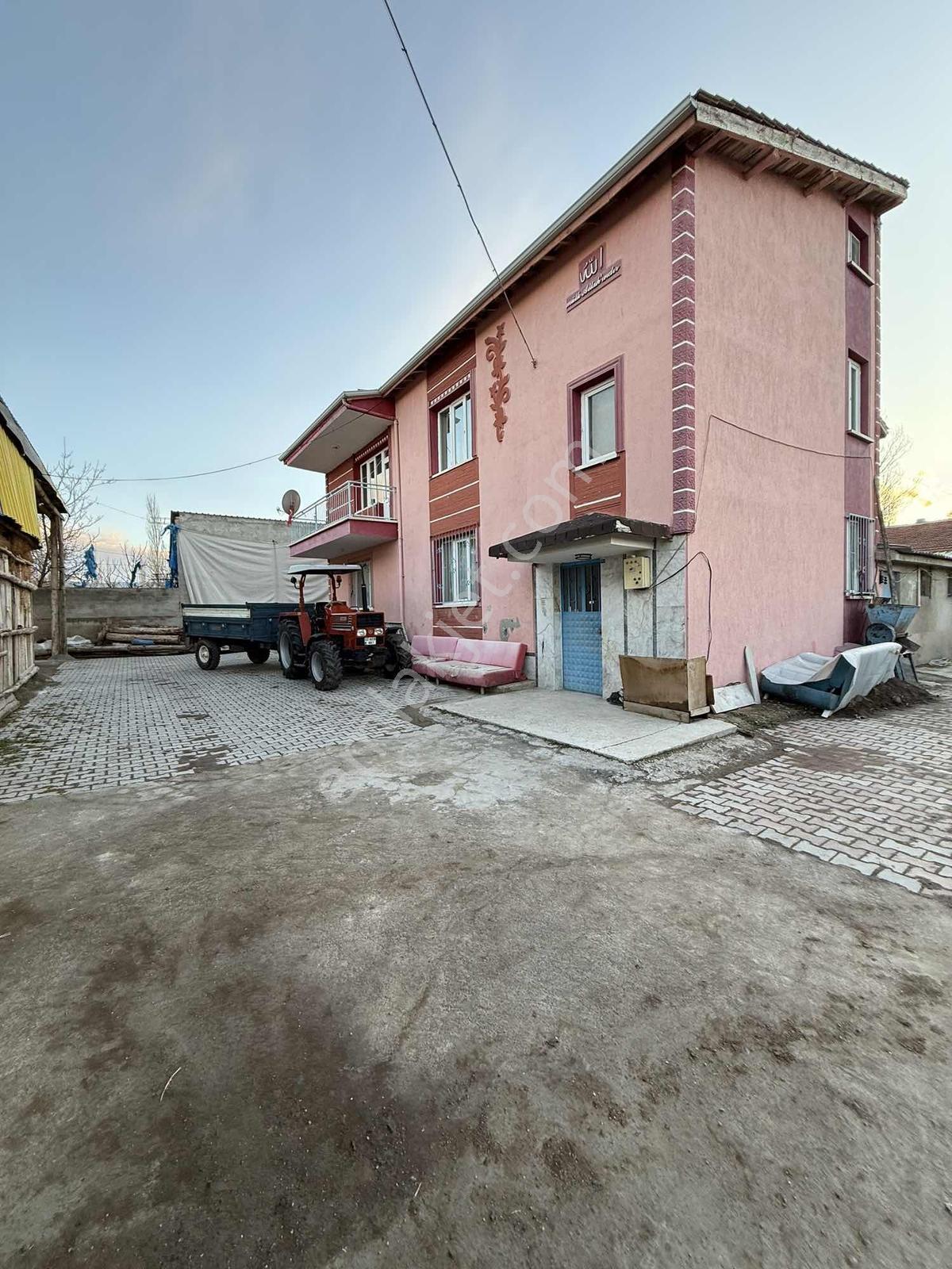 Afyonkarahisar Ataköy De Satılık Çiftlik