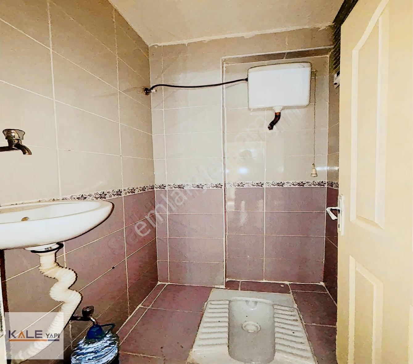 Cadde Üzerinde Satılık 2+1 Daire Acilll - Görsel 27