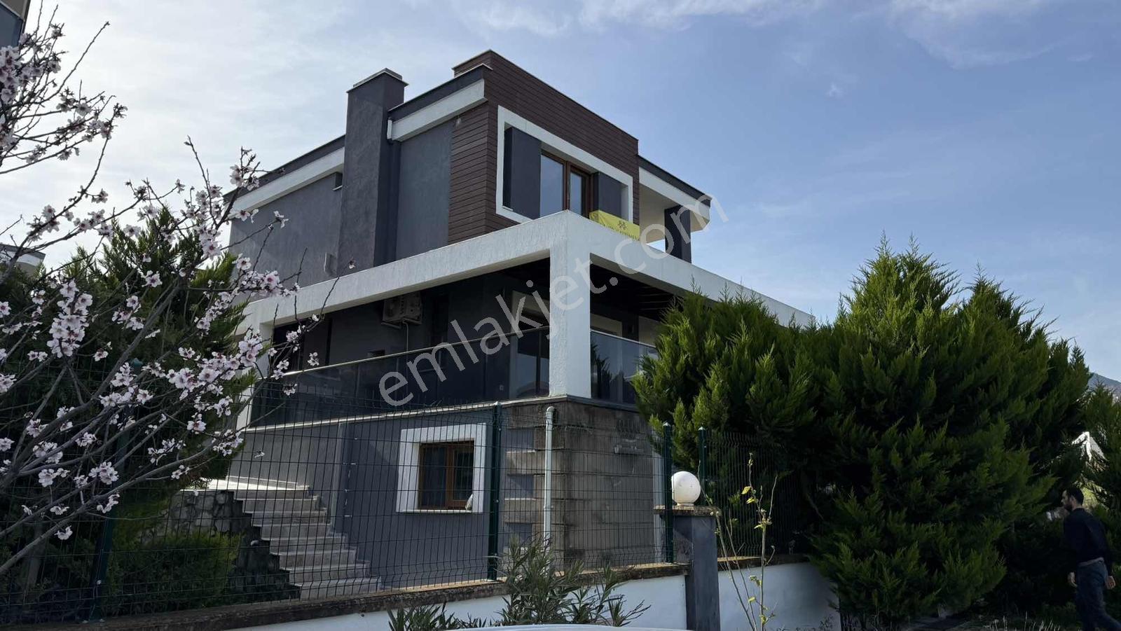 Kuşadası Davutlar Havuzlu Sitede Deniz Manzaralı 4+2 Villa - Görsel 30
