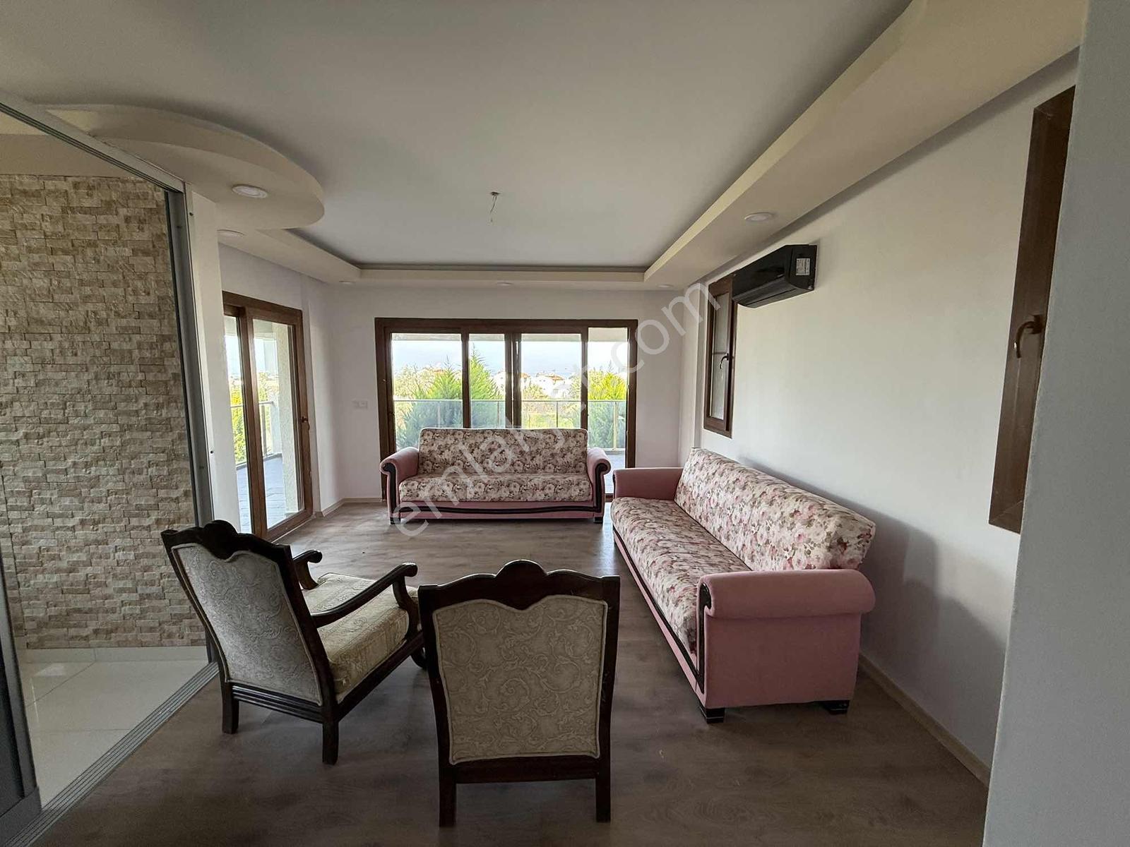 Kuşadası Davutlar Havuzlu Sitede Deniz Manzaralı 4+2 Villa - Görsel 8