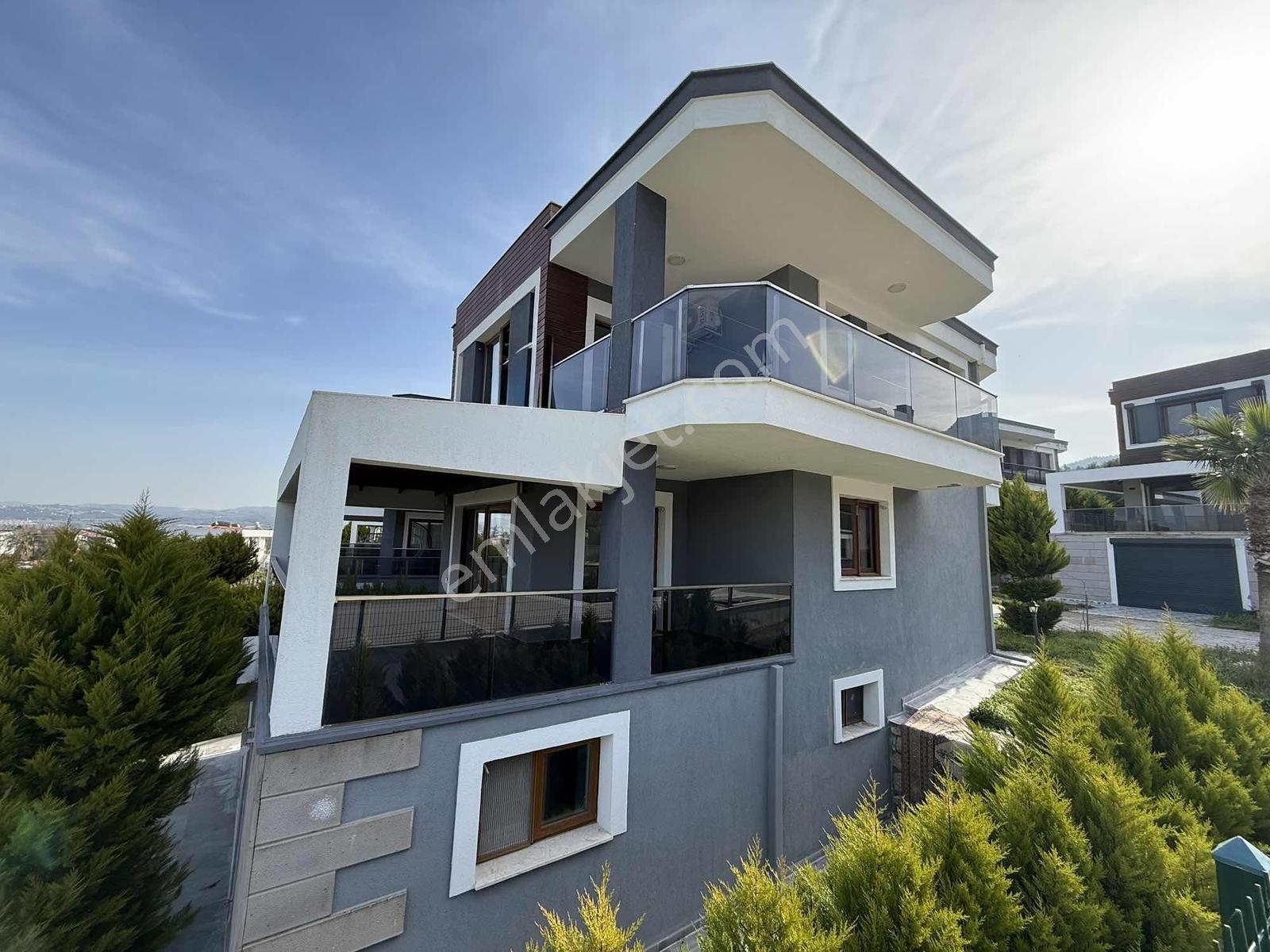 Kuşadası Davutlar Havuzlu Sitede Deniz Manzaralı 4+2 Villa - Görsel 10