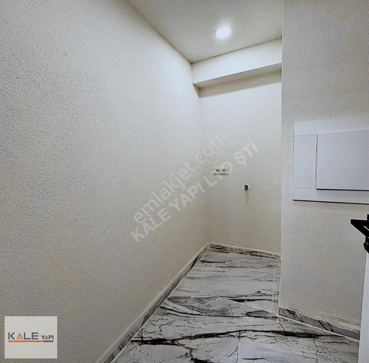Bahçeşehir Lokasyonlu Lüks Dizayın 2+1 Satılık Daire - Görsel 23