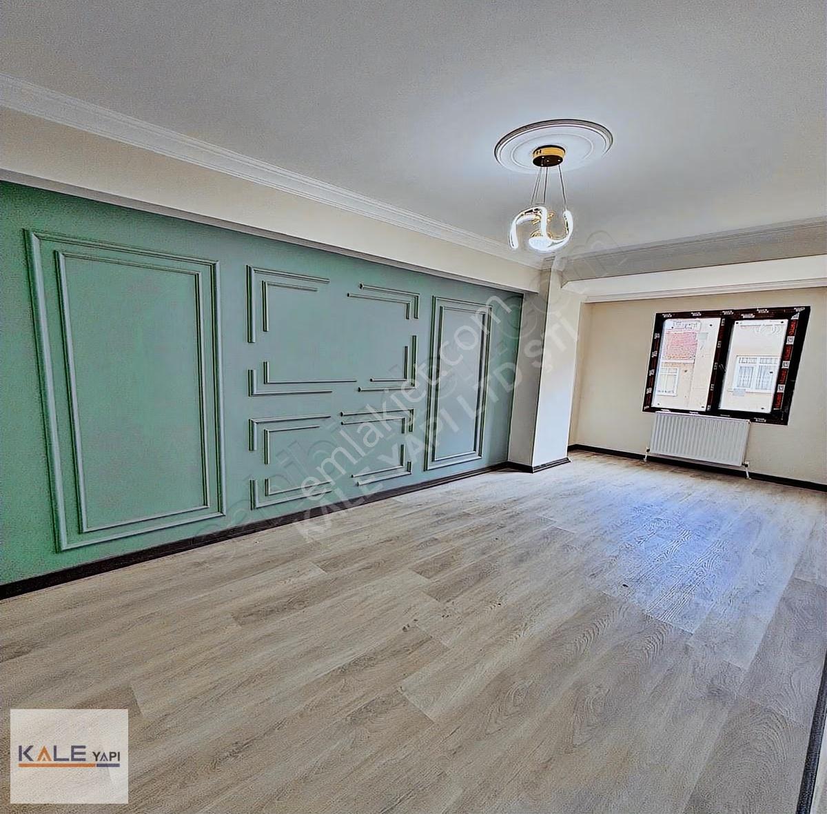 Bahçeşehir Lokasyonlu Lüks Dizayın 2+1 Satılık Daire - Görsel 14