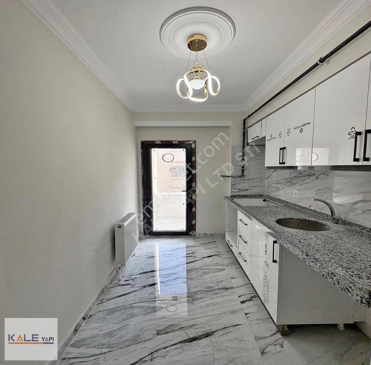 Bahçeşehir Lokasyonlu Lüks Dizayın 2+1 Satılık Daire - Görsel 19