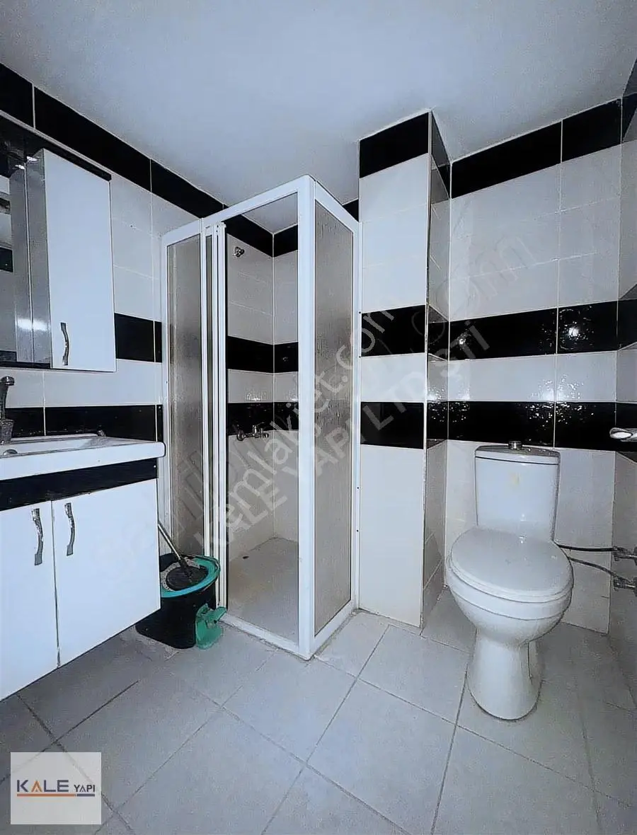 Bahçeşehir Lokasyonunda Yatırımlık 2+1 Satılık Daire - Görsel 3