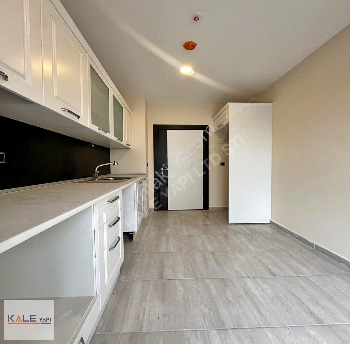 2+1 E5 Ve Otobanın Dibi Metrobüse Yakın Esenyurt'un Merkezi - Görsel 6