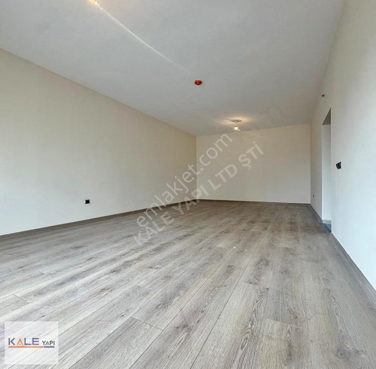 2+1 E5 Ve Otobanın Dibi Metrobüse Yakın Esenyurt'un Merkezi - Görsel 16