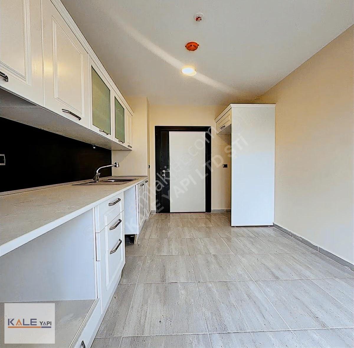 2+1 E5 Ve Otobanın Dibi Metrobüse Yakın Esenyurt'un Merkezi - Görsel 2