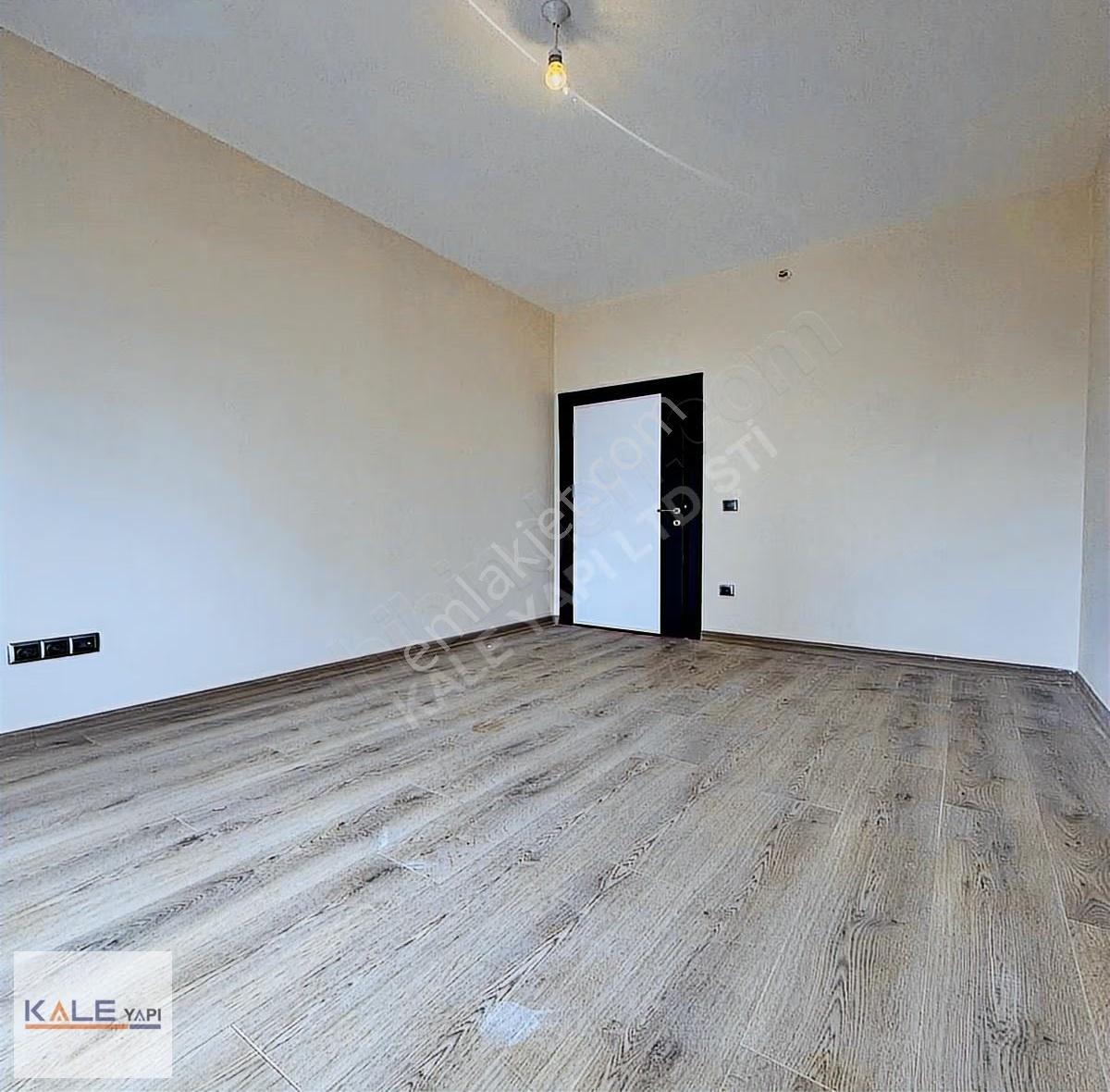 2+1 E5 Ve Otobanın Dibi Metrobüse Yakın Esenyurt'un Merkezi - Görsel 28